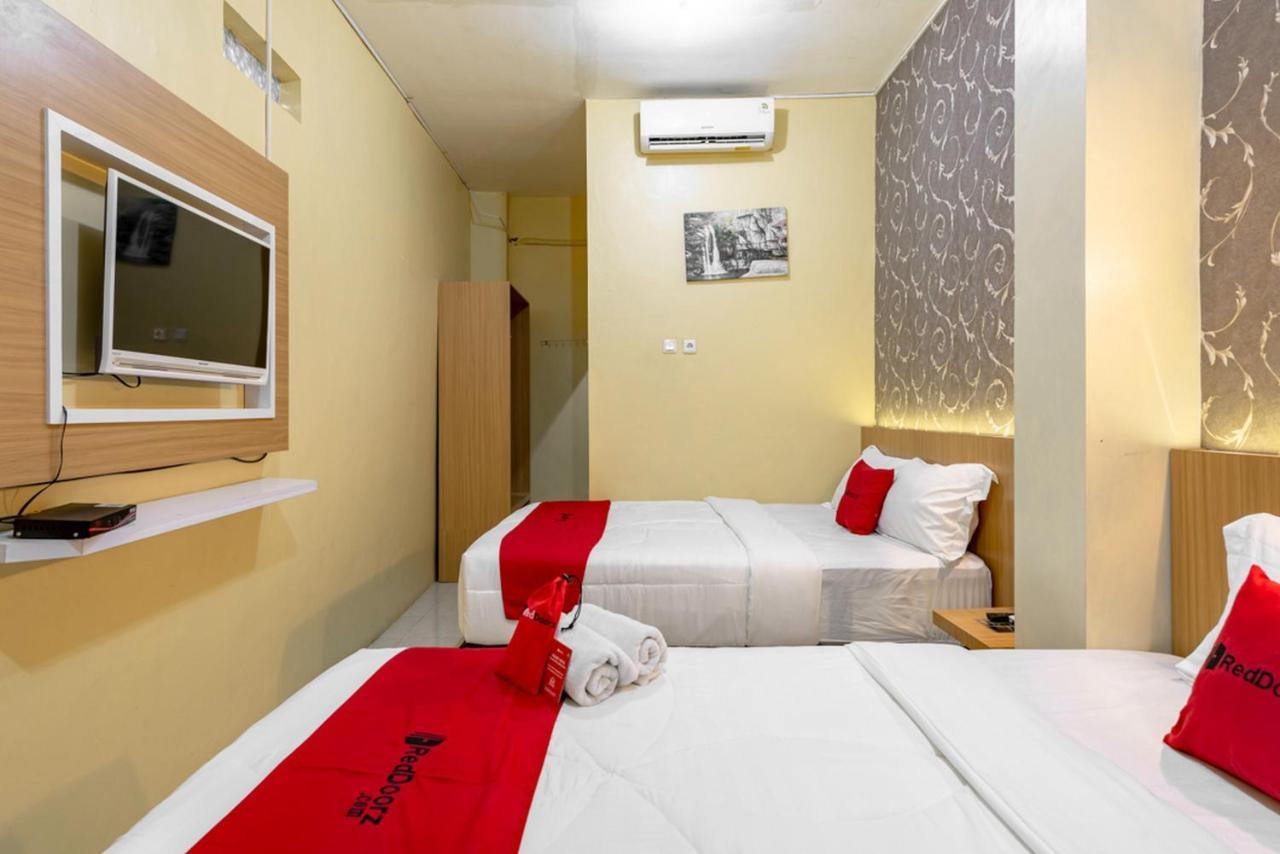 Reddoorz Near Dino Park Hotel Malang Eksteriør billede